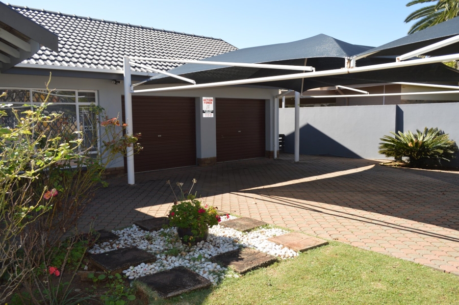 4 Bedroom Property for Sale in Flamwood North West